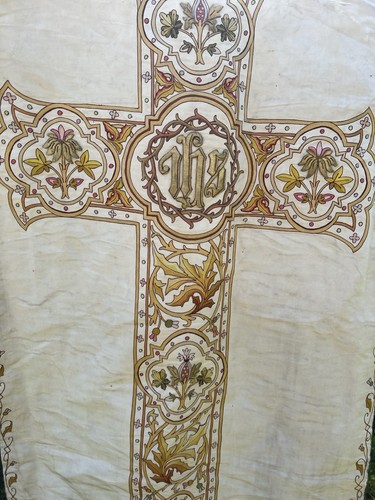 Chasuble chape vêtement - &,