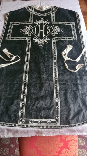 Chasuble romaine noire - chasuble,